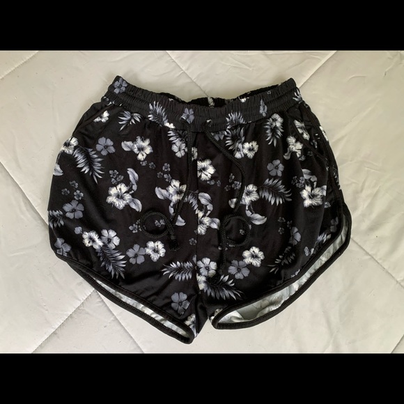 Floral Stretchy Shorts - Picture 1 of 2